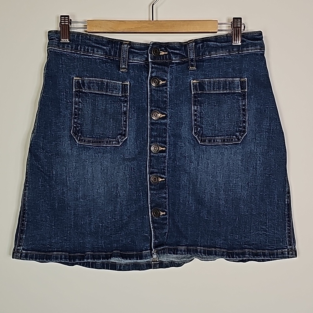 GAP size 8 button up jean skirt